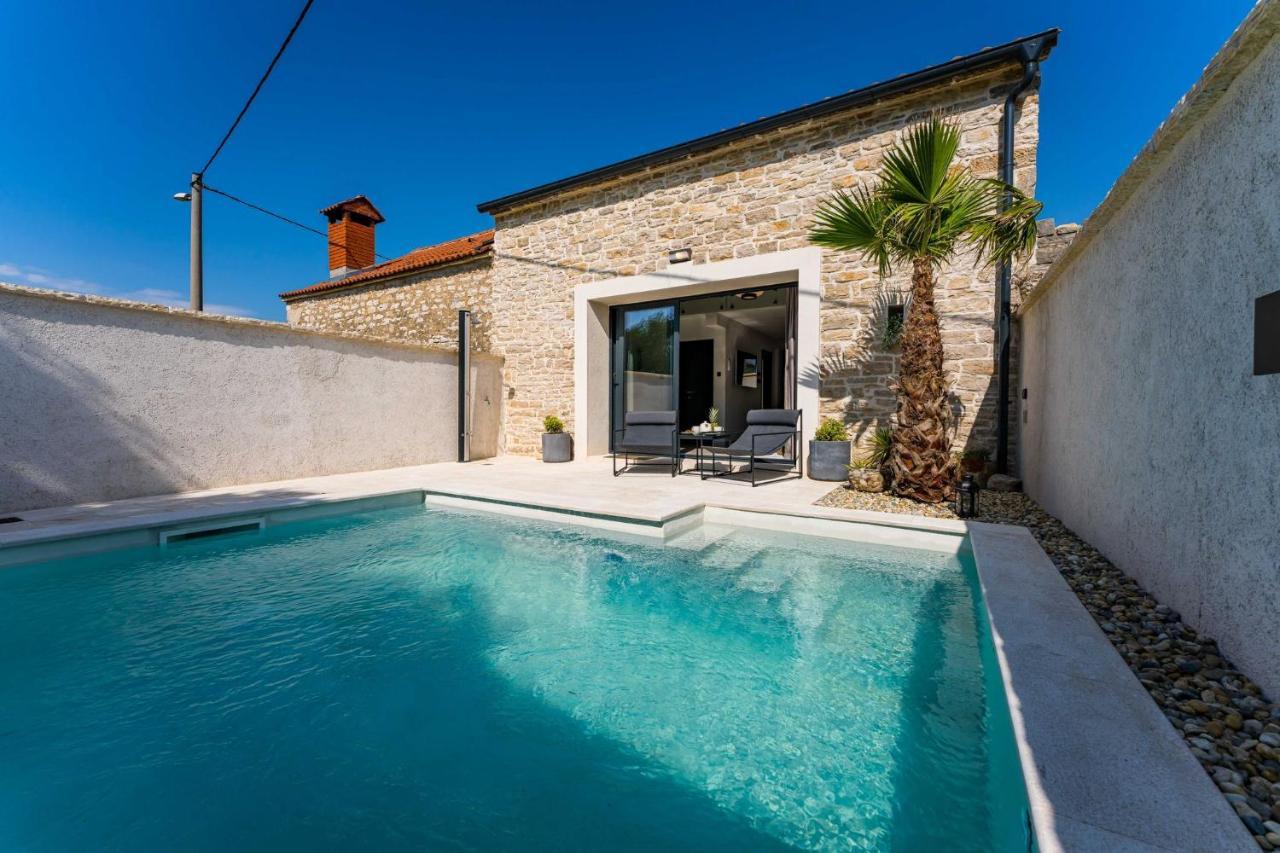 Stone House With Pool Poeta Pridraga Exterior foto