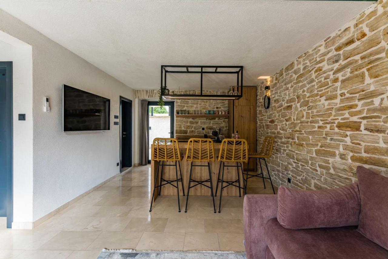 Stone House With Pool Poeta Pridraga Exterior foto