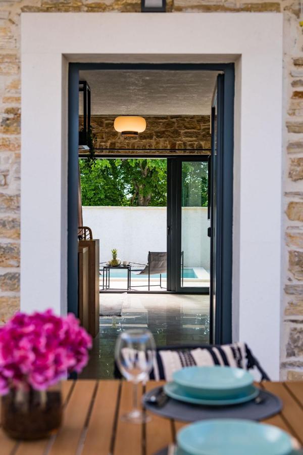 Stone House With Pool Poeta Pridraga Exterior foto