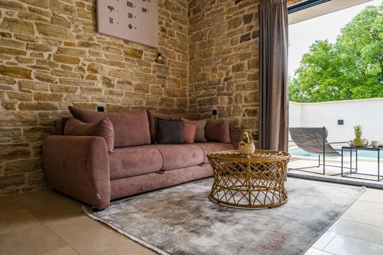 Stone House With Pool Poeta Pridraga Exterior foto