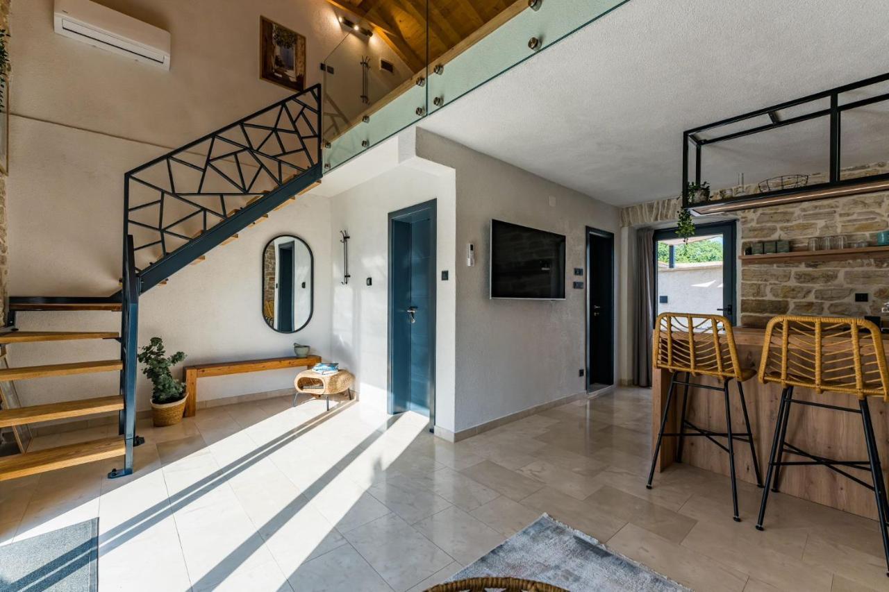 Stone House With Pool Poeta Pridraga Exterior foto