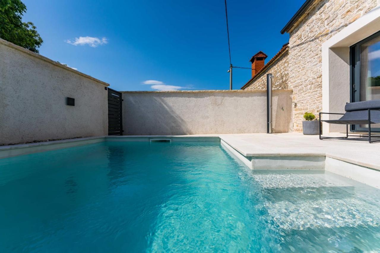 Stone House With Pool Poeta Pridraga Exterior foto